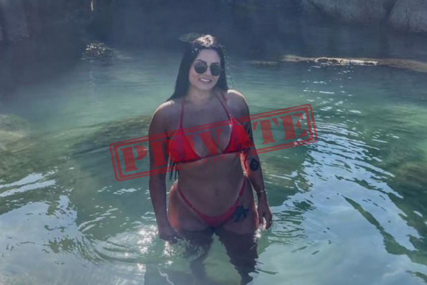 Acompanhante SHAY - Olá amores!  Primeira vez na cidade, me chamo Shay e tenho 29 anos , sou uma Morena Siliconada!   Atendimento para clientes exigentes e de bom gosto .  Venha me conhecer e ter muitos momentos de Prazer!
